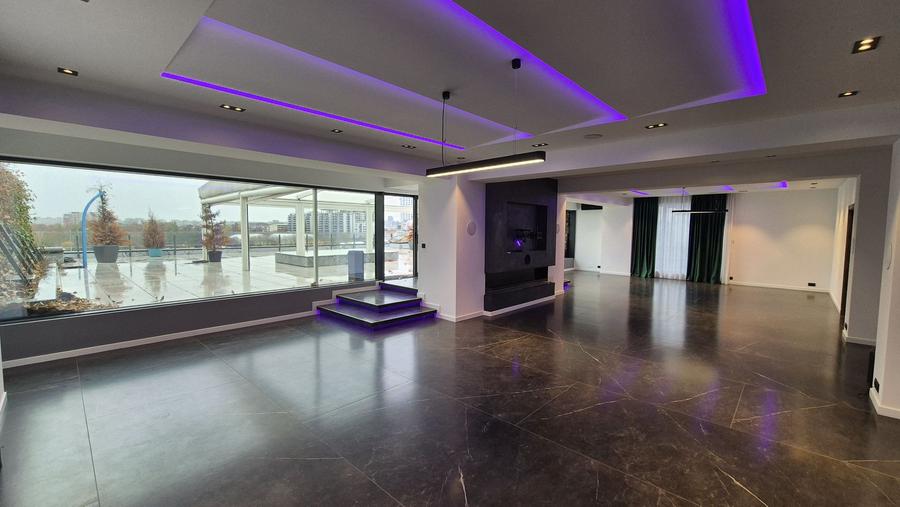 Penthouse 262,48 mp + terasa 165,16 + balcoane 10,73 mp - comision 0%