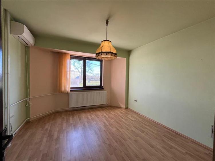 Lugoj, Vila P+2E+M , 656 Mp., Construiti, Posibilitate De Investitie, Zona 0