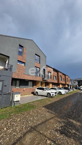 Duplex cu Acces la Piscină și Grădină | Tunari