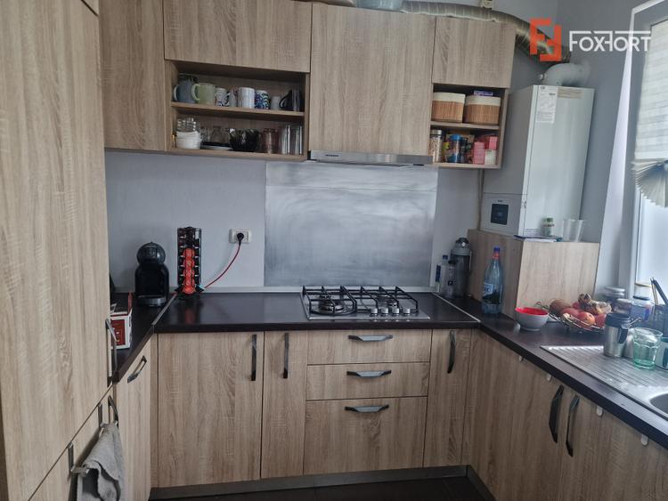 Duplex de vanzare cu 4 camere, cu teren de 303 mp, Ghiroda