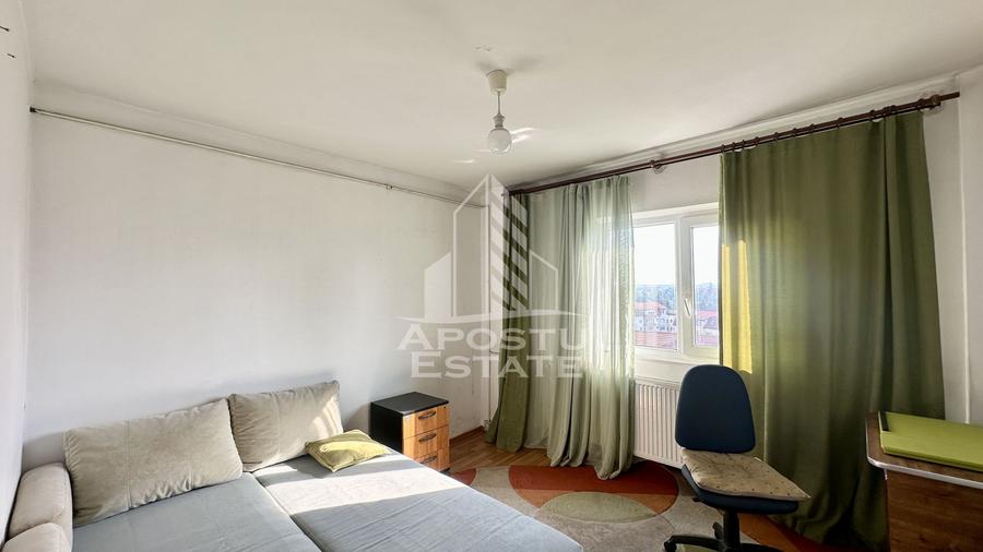 Apartament de vanzare cu 2 camere, decomandat, langa Iulius Town