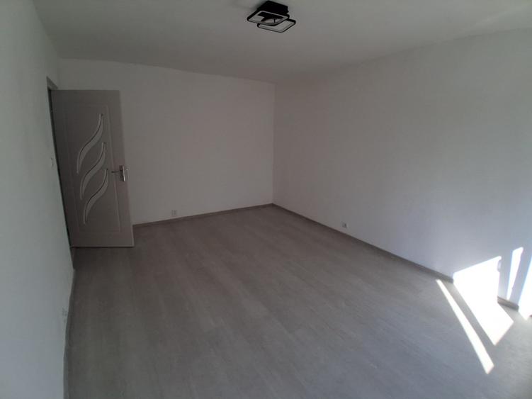 Apartament 56 mp, 2 camere, decomandat, de vanzare, Pizza Nico, Cod 163254