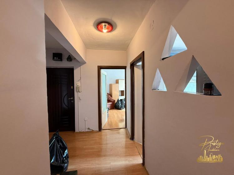 Apartament cu 3 camere de inchiriat in zona Cantemir - Oradea