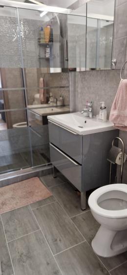Apartament de 3 camere, semidecomandat, in zona Centru
