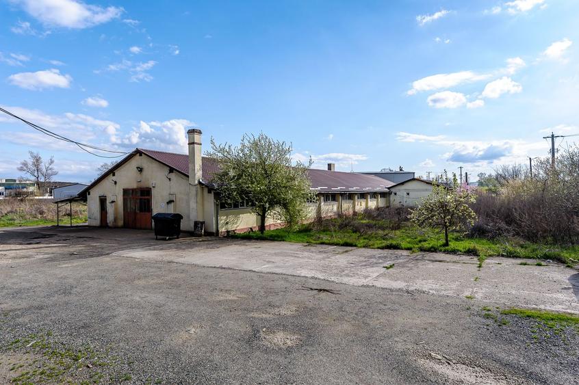 Hala industrială cu teren 10.495 mp – potențial supermarket, Lipova
