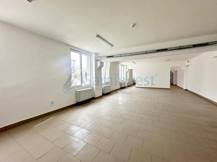 Clădire multifuncțională pentru investiție: hotel sau apartamente, Oradea,Bihor