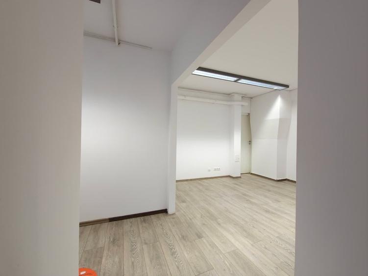 Spatiu birouri luminos, modern, cladire noua, parcare