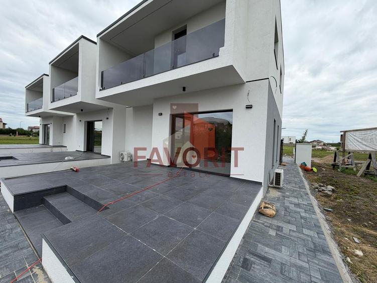Triplex in Sacalaz | Finisaje premium | 4 camere | Asfalt | 2 balcoane