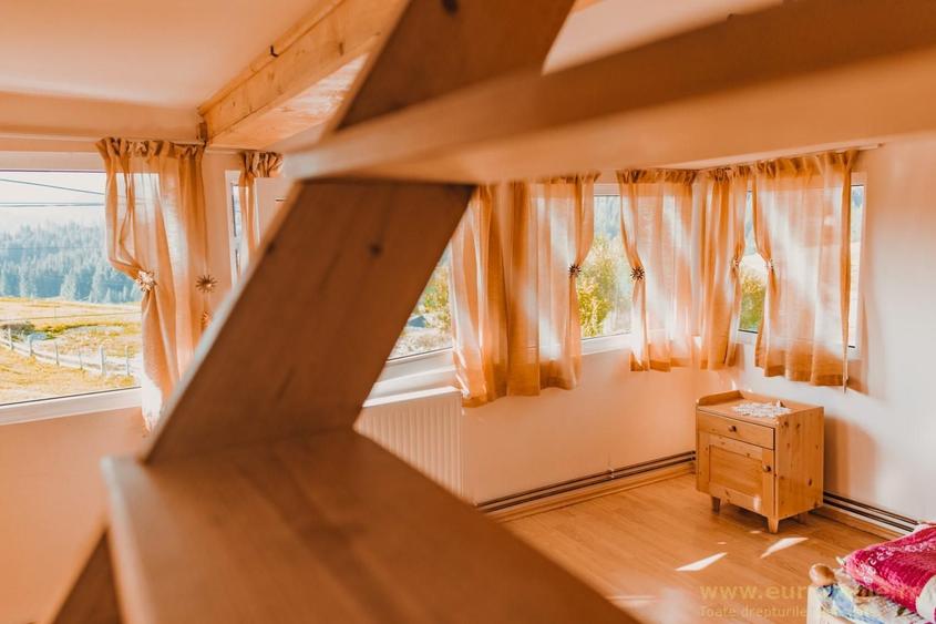 Exclusivitate - casa rustica, priveliste deosebita, 45 km de Brasov
