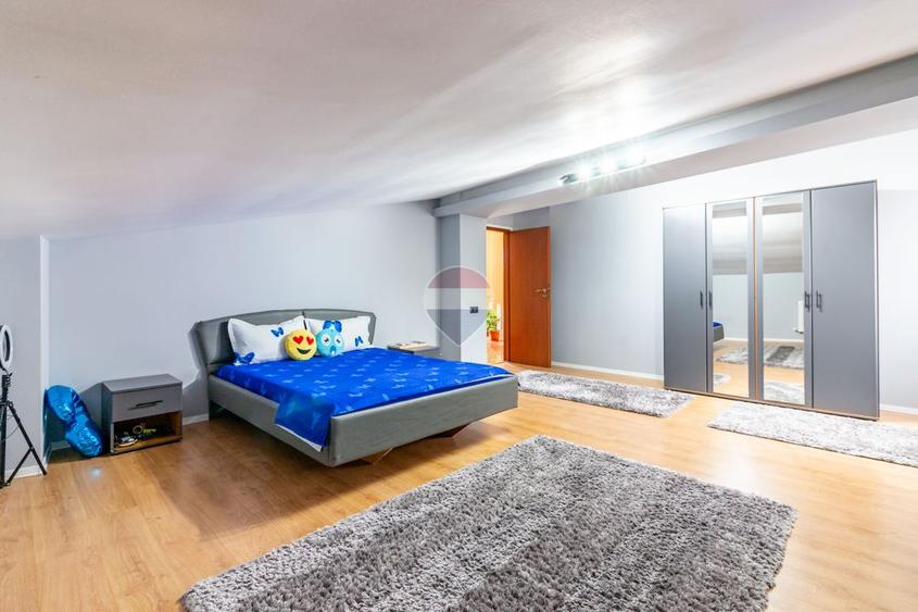 Vanzare Cladire P+1+M cu Spatiu Comercial + Rezidential, Apusului