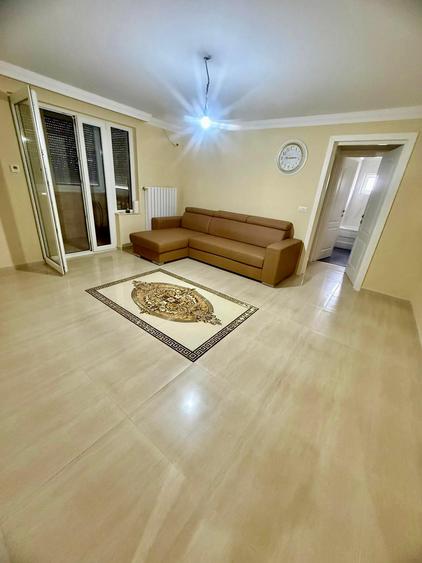Apartament 3 camere, etaj 3, balcon inchis, 79000 euro