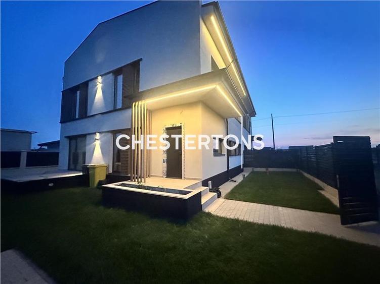 Vila lux +300mp teren , Domnesti