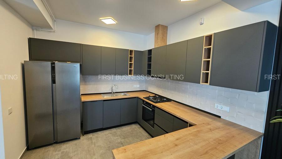 VILE P+M, 5 camere+Teren 300 mp.zona Otopeni, COMPLEX CU PISCINA-COMISION 0% - 12