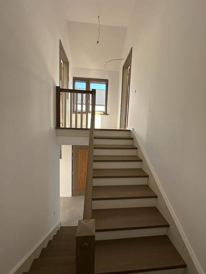 Casa cu 4 camere - Dumbarvita