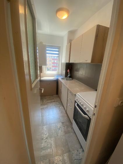 Inchiriez ap.3 camere