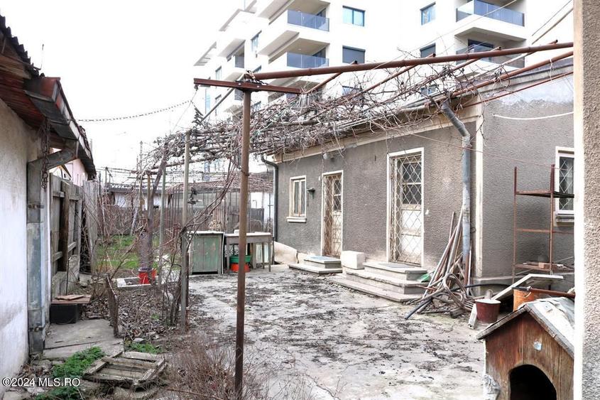 Gara - Spitalul CFR - Str. Scolii, casa din caramida, teren 380 mp!