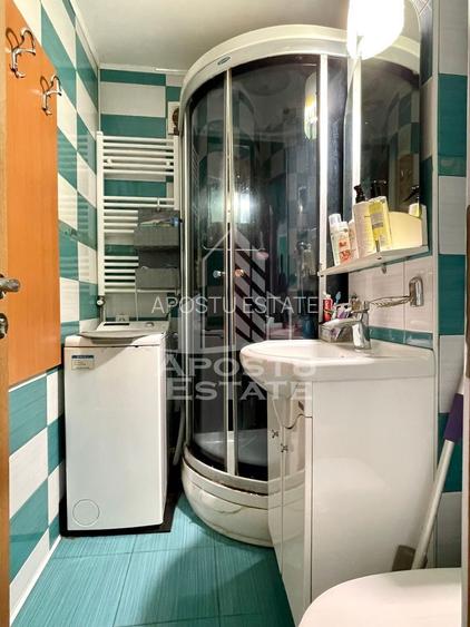 Apartament cu 3 camere,2 bai,semidecomadat,centrala proprie, Girocului - 12