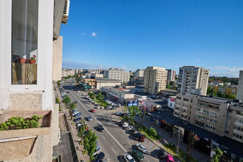 Vand/Schimb Apartament 3 camere ultracentral cu Apartament 2 camere+diferenta