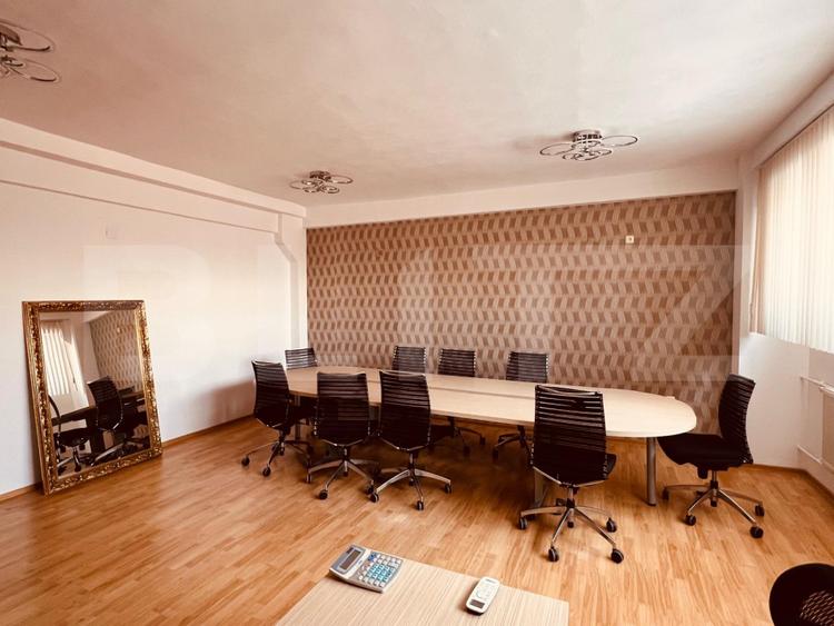 Clădire autorizată servicii medicale, 1400 mp, D+P+1,  Lăpuș