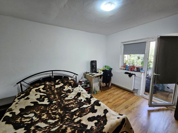 Ap 4 cam, dec, 2 băi cu geam, 2 balcoane, etaj 1, Timișoara, Shopping City