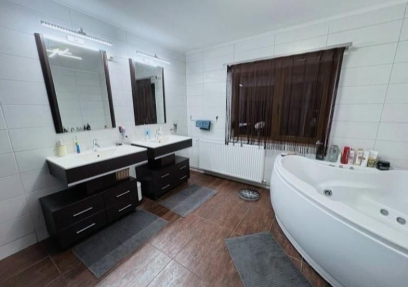 APARTAMENT 3 CAMERE TIP DUBLEX -TROCADERE