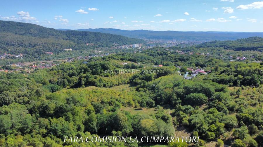 TEREN LANGA ORAS, CADRU NATURAL MINUNAT