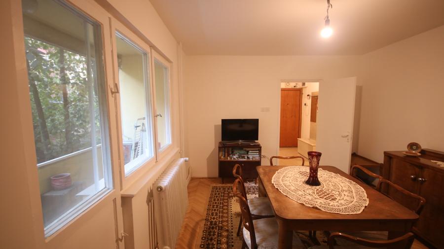 Vanzare apartament cu 4 camere renovat recent,imobil reabilitat termic,lift