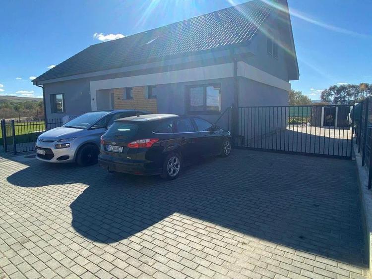 Casă individuală | 100mp utili | 620 mp teren | Jucu de Mijloc, km 17