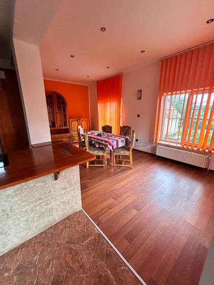 Proprietate cu doua case si anexe in Bors, Bihor