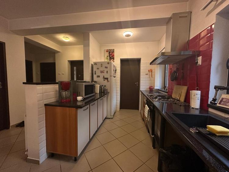 Casă individuală P+1E, construită în 2013–zonă liniștită, exclusiv de case