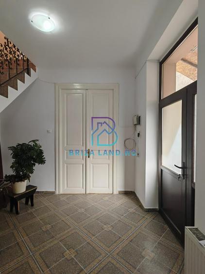 Calarasi, Hala Traian, casa stradal, Sp+P+E, sup. 207mp, teren 156mp