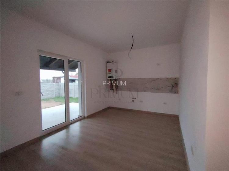 Duplex pe parter finalizat - gata de mutat - zona foarte buna -asfalt- 2 dormito - 9