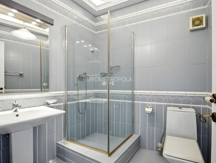 Vila cu arhitectura deosebita, adiacent Bd-ului Lascar Catargiu, refacuta integr - 12