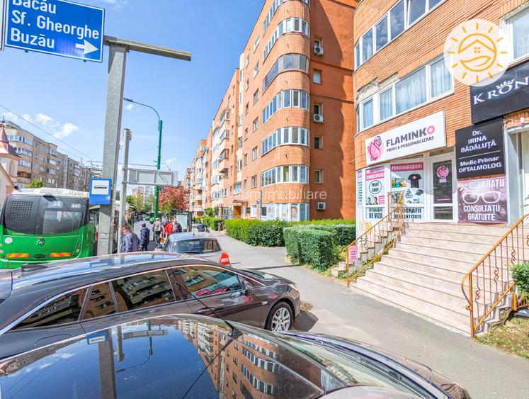 C. Civic Strada Toamnei Spatiu Comercial amplasat in statia de autobuz - 5