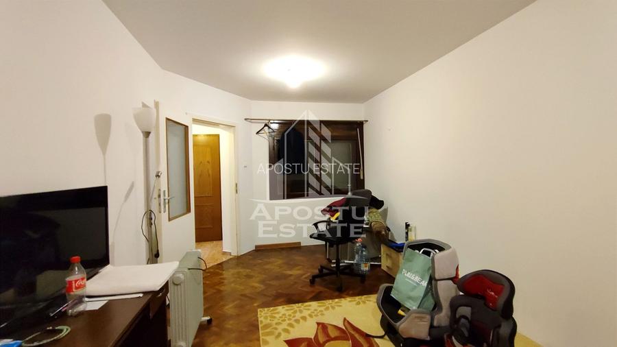 Casa la curte comuna 4 camere, zona Centrala - 9