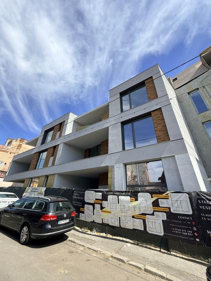 b50fa4ab-5ddd-4865-a1eb-66d7b2e303c1 - 1