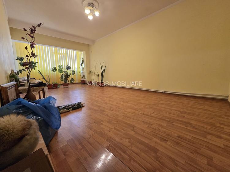 Apartament 3 camere PIATA NOUA - 7