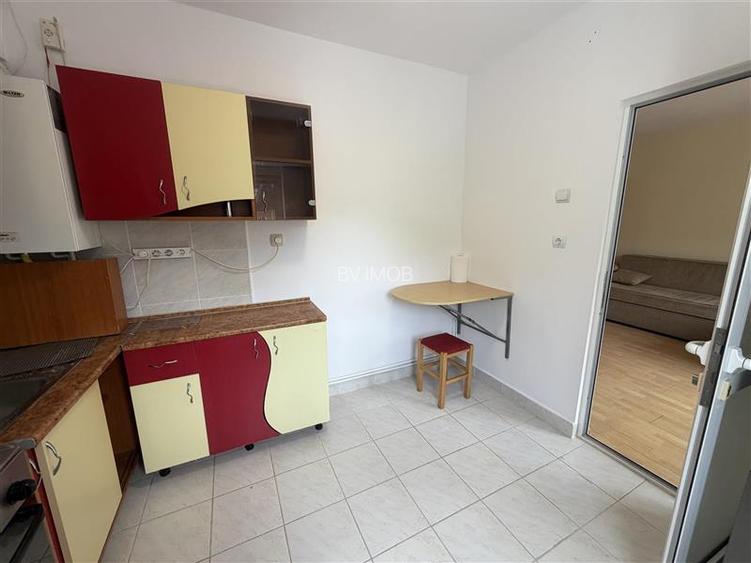 Inchiriere garsoniera decomandata  in bloc de apartamente,intrare Racadau - 10