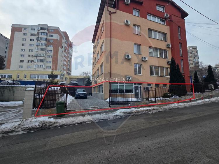 Spatiu servicii, 120mp, parcari, la strada, comision 0 - 7