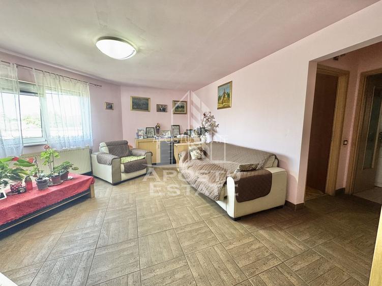 Apartament cu 3 camere si 2 bai la etajul 1 cu centrala zona Soarelui - 3