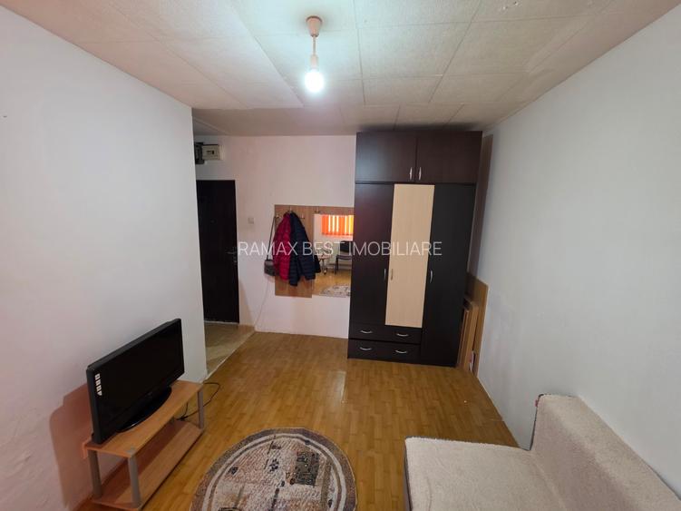 Titan, Postavarul intersectie B-ul 1 Decembrie 1918, stradal, vedere spate - 8