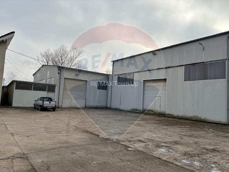 Spațiu industrial în Deva - Platformă betonată, 2 hale , linie CFR - 9