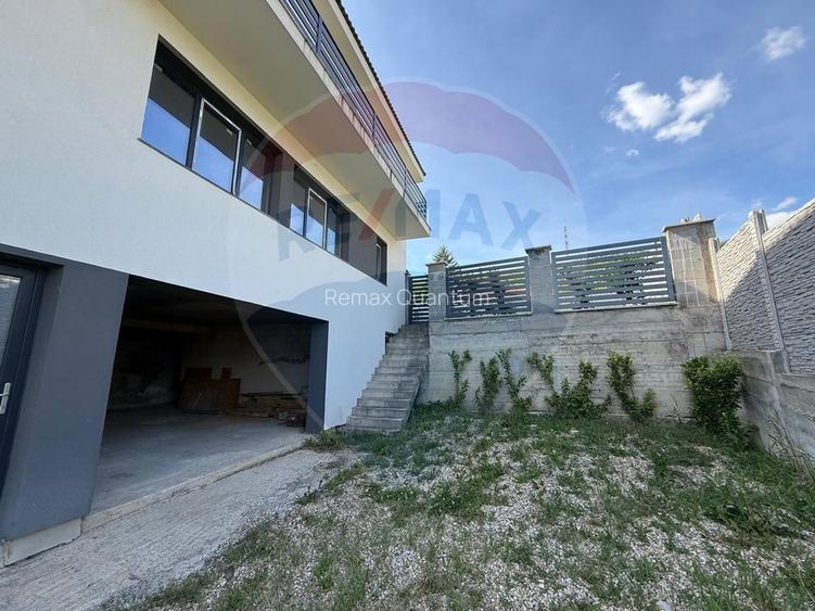 De vânzare casa semifinisata 5 camere 186 mp u Str. Făcliei - 4