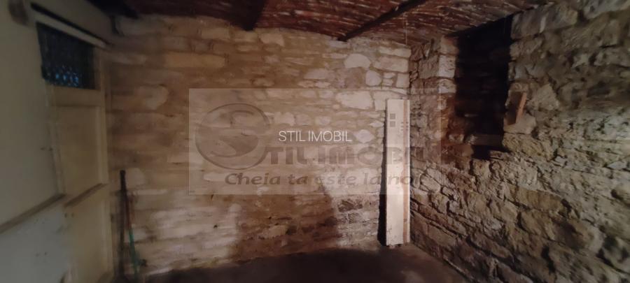 APARTAMENT ULTRACENTRAL , PIATA UNIRII, CUZA VODA 70 MP PLUS CURTE - 40