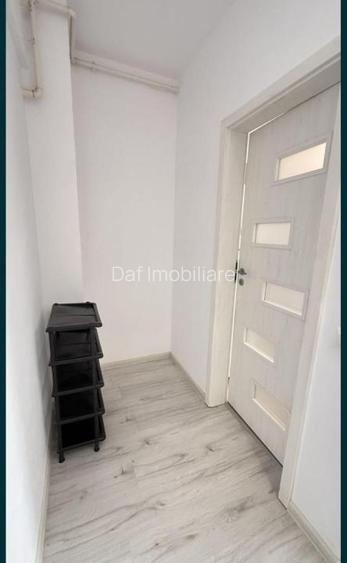 49000 euro- garsoniera 30mp -etaj 1 -centrala - 4