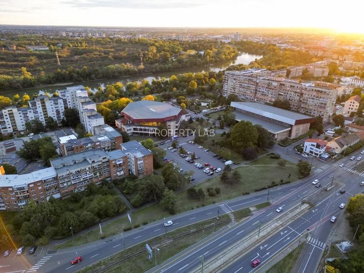 Calea Iuliu Maniu, urbanism P+2+M POT 65% CUT 1.25 - 5