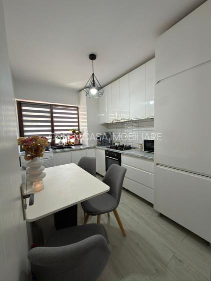 Apartament de 3 camere 51mp , zona : Sub Cetate Poligon - 2