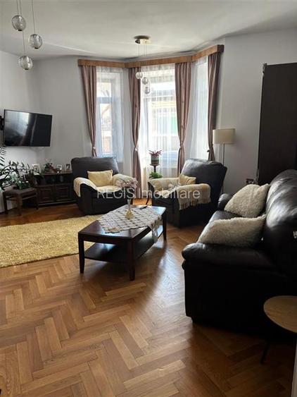 Casa de vanzare renovata complet 2025 Centru Civic - 4