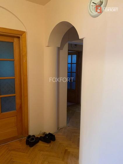 Apartament cu 3 camere, decomandat - zona Aradului - 10