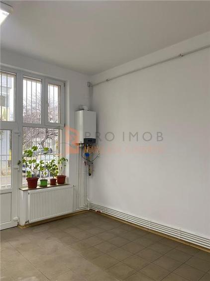 Spatiu comercial zona Brosteni